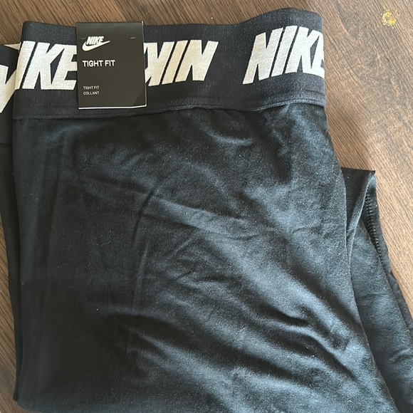 Nike Black Leggings with Swoosh logo - Picture 3 of 5